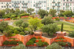 Эксплуатируемая кровля: особенности и разнообразие конструкций Эксплуатируемая кровля: особенности и разнообразие конструкций