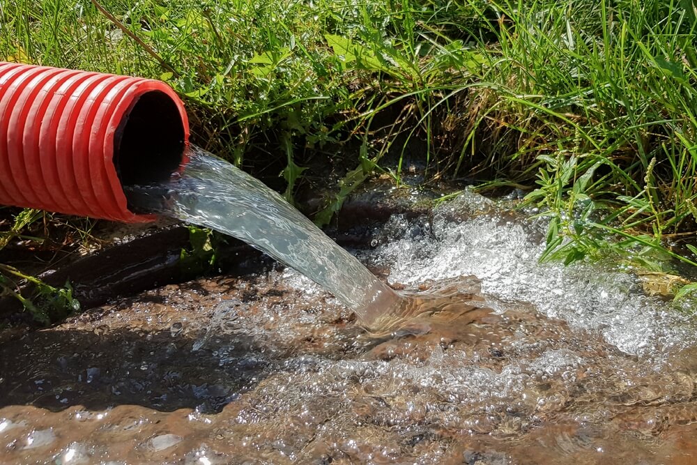 Дренажные трубы для отвода грунтовых вод — основа системы осушения участка