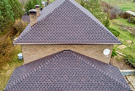 Технология возведения и конструктивные особенности трёхскатной крыши